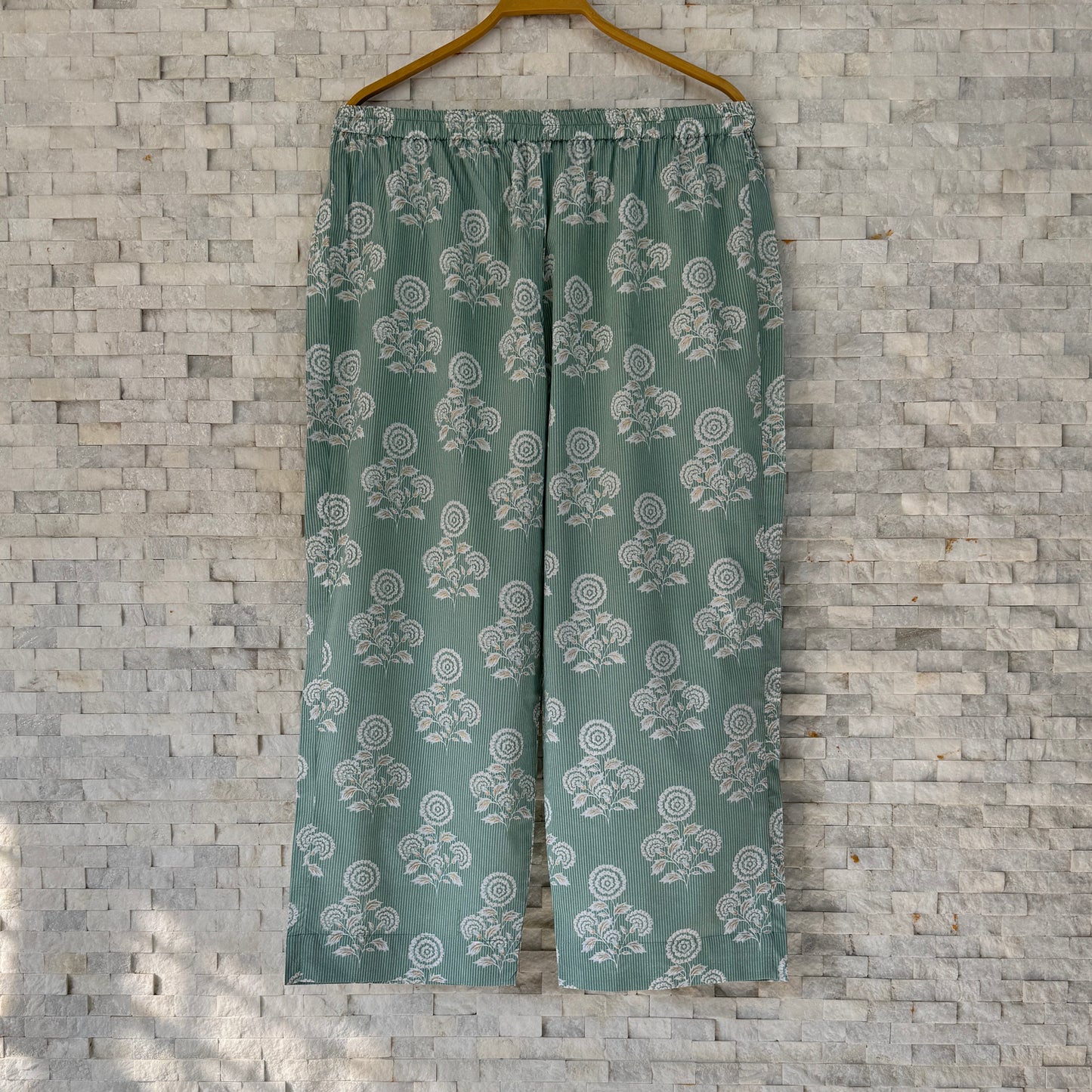 Jaipuri Cotton Short Kurti Co-ord Set – Pastel Sage Green with White Floral Print
